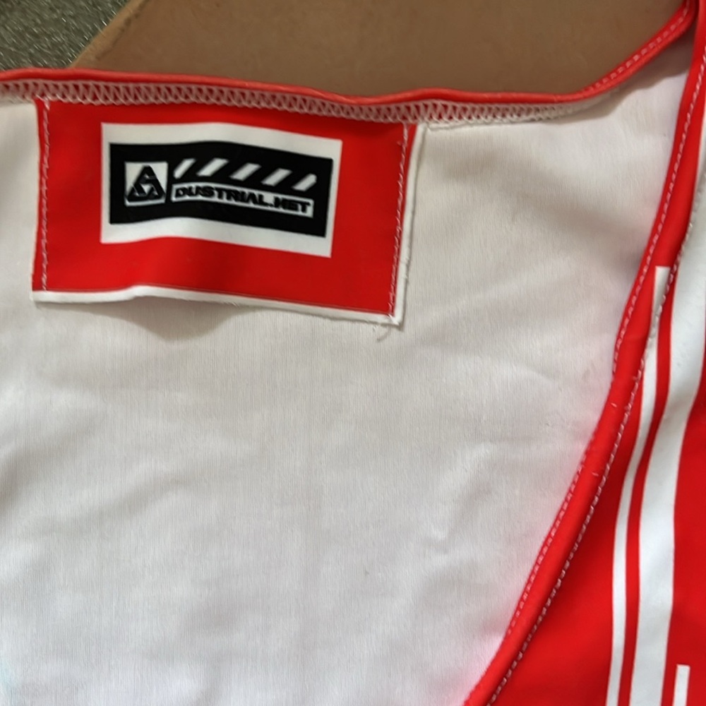 Red tank top - Picture 2 of 5